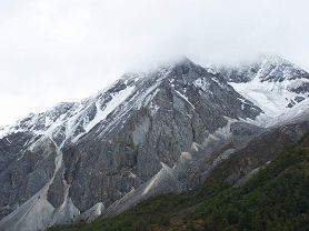 亚拉雪山