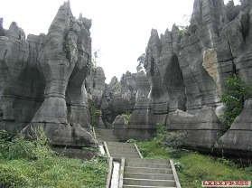 路南石林风景区